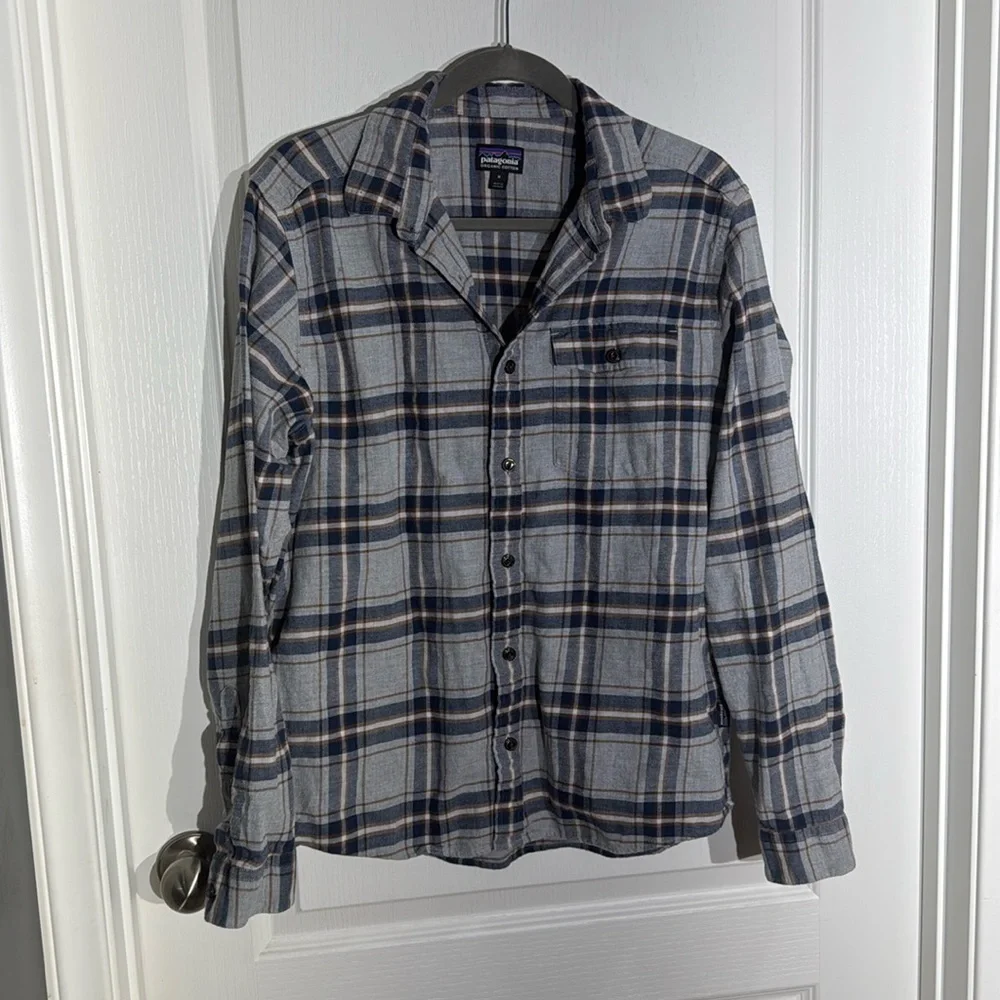 Patagonia Blue Plaid Button-Up Shirt - Picture 1 of 5